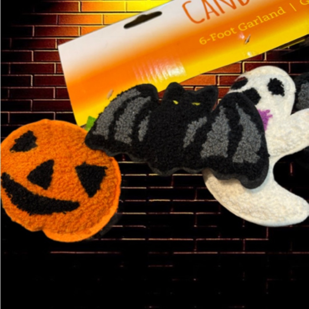 Halloween Garland for mantel with Ghosts and 🎃 & Bats NWT